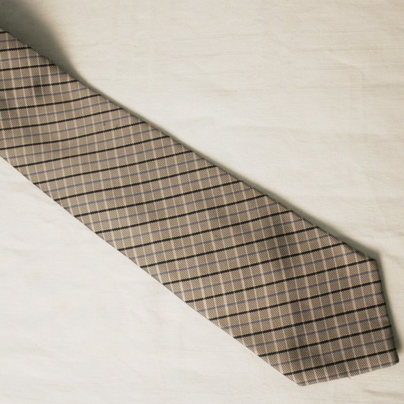 IZOD Silk Tie - Picture 1 of 2